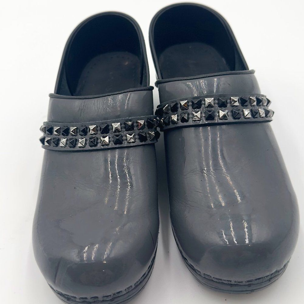 Koi Lindsey Clog by Sanita in Grey color Comfort all day, Stylist. Size 39/ 9.